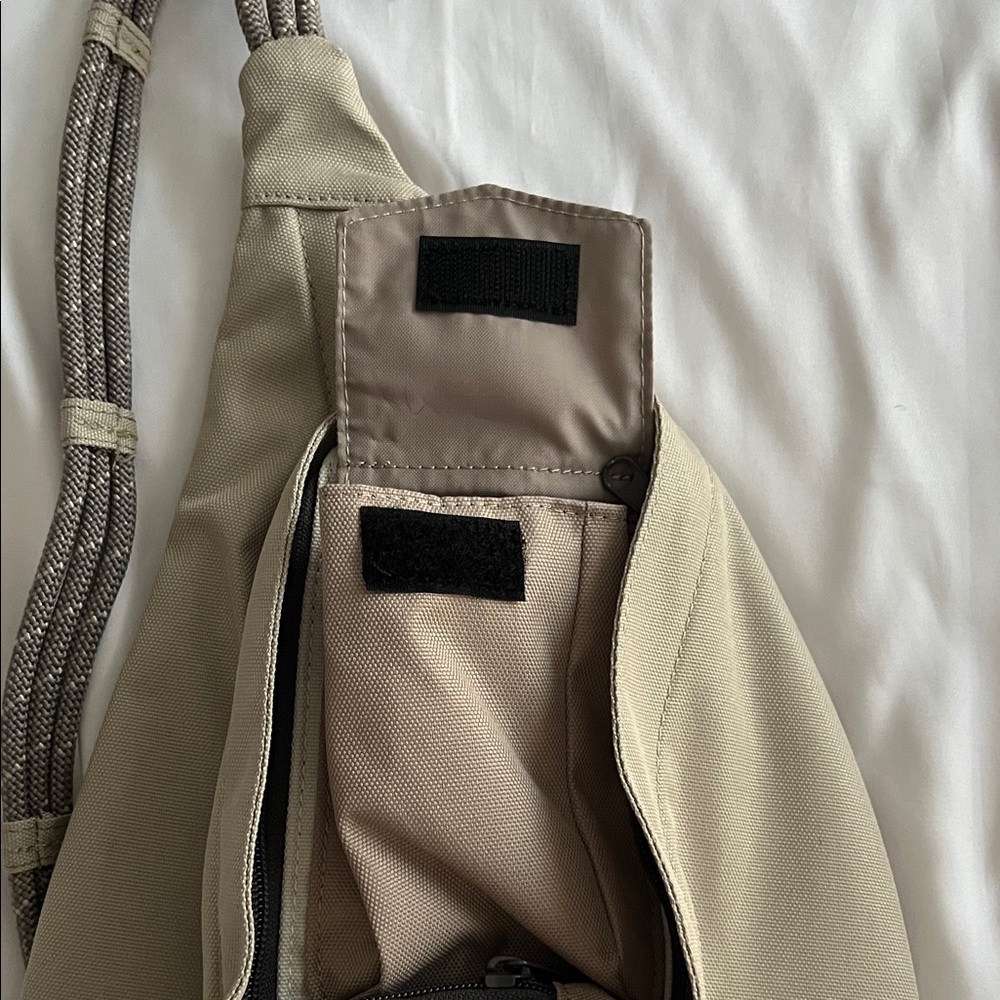 KAVU Tan Mini Sling Pack NWT - Picture 9 of 9